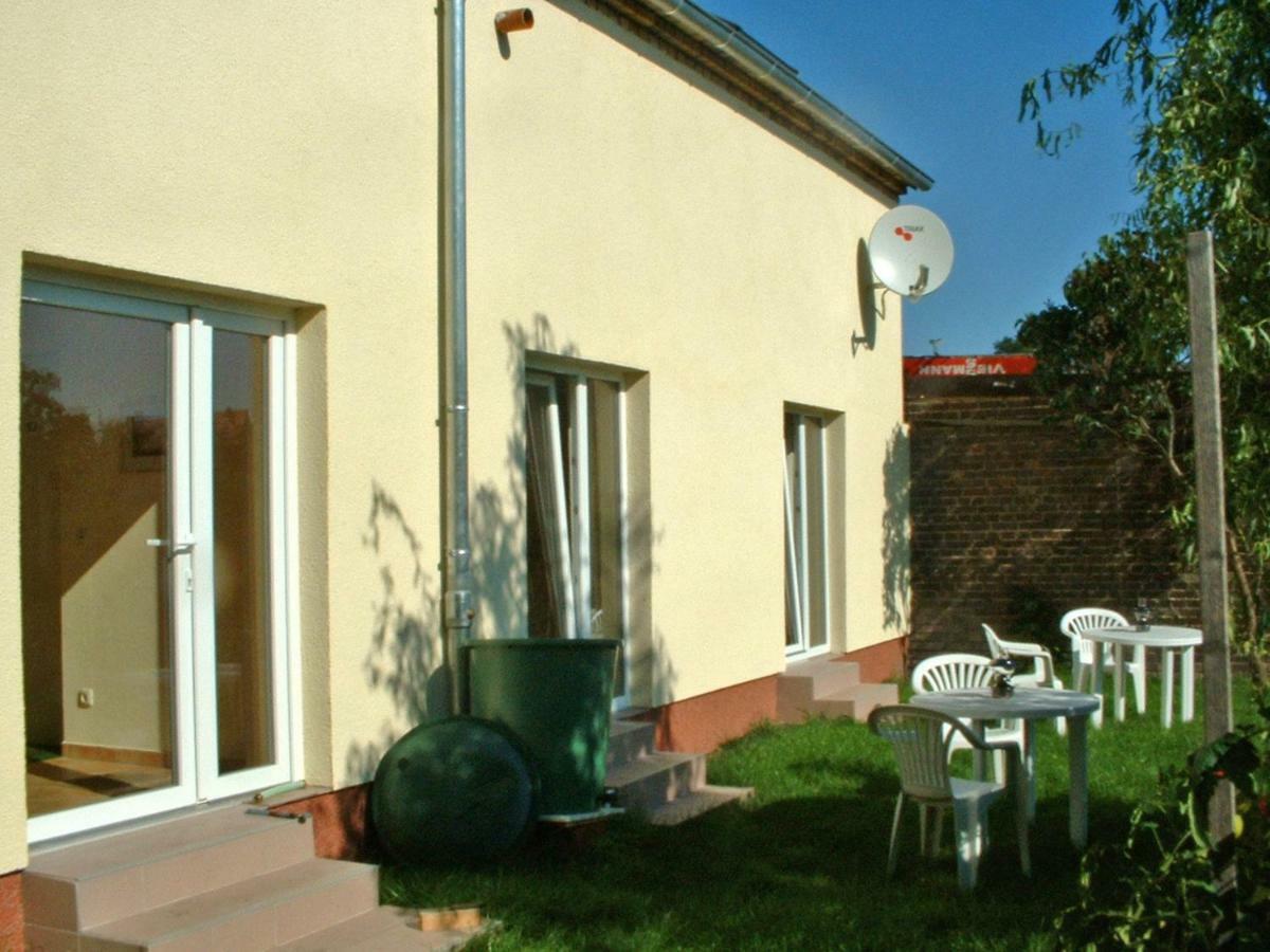 Pension Am Park Wörlitz Esterno foto